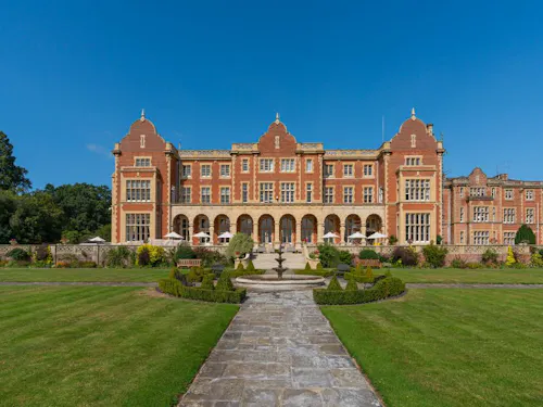 Jacobean manor house Bracknell, H184