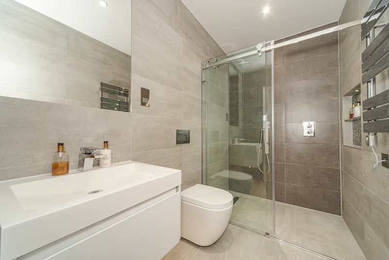 Bathroom at Elegant Buntingford apartment, F1207 (photo 15)
