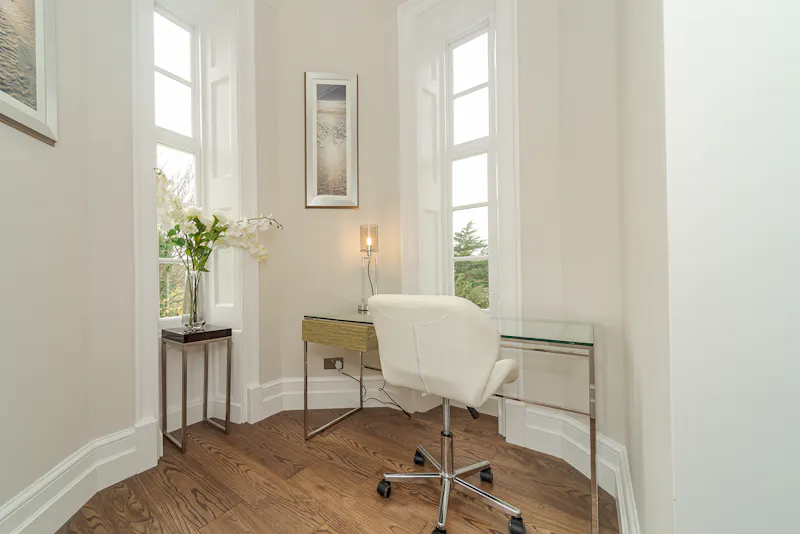 Study at Elegant Buntingford apartment, F1207 (photo 11)