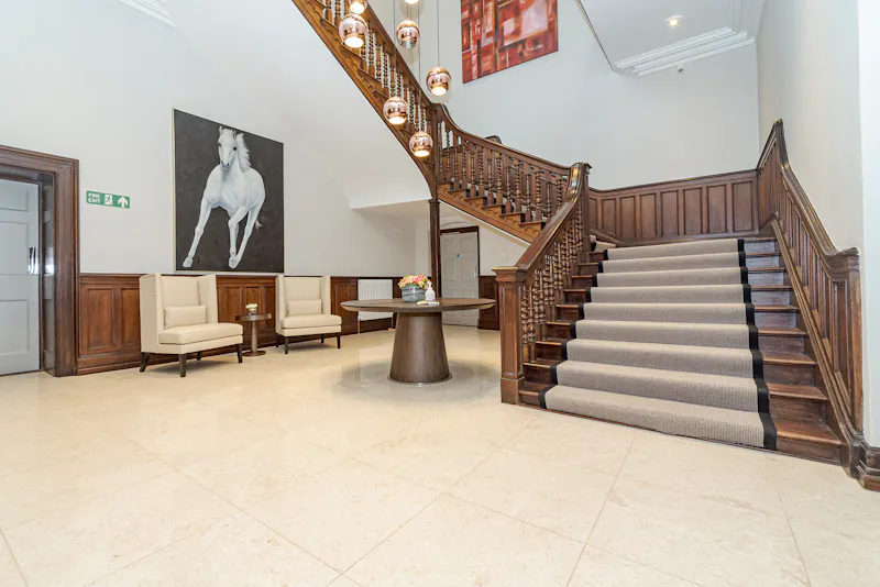 Entrance hall at Elegant Buntingford apartment, F1207 (photo 20)