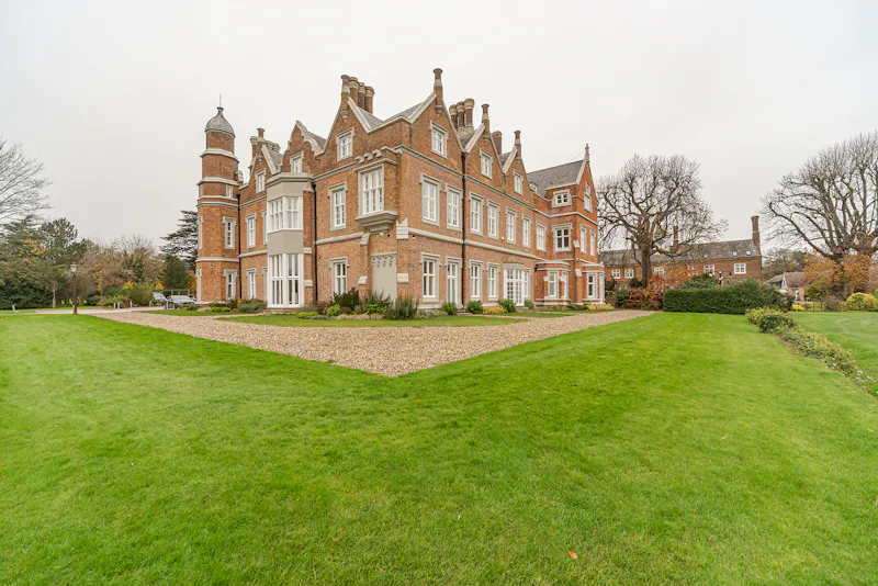 Garden at Elegant Buntingford apartment, F1207 (photo 25)