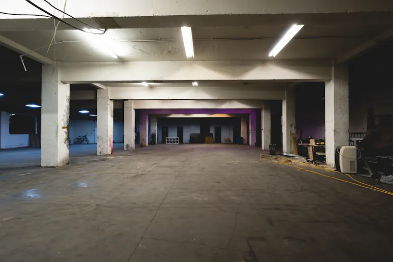 Beams at Canning Town events space, N484 (photo 11)