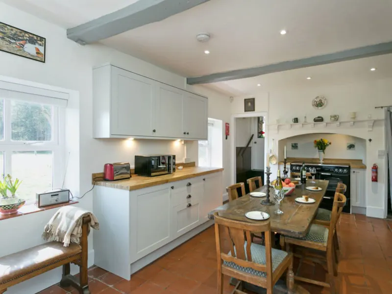 Kitchen at Gothic Hilborough hunting lodge, G316 (photo 4)