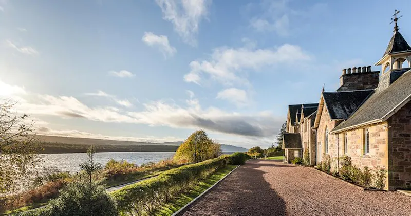 Victorian manse Loch Ness, B1922 (photo 19)