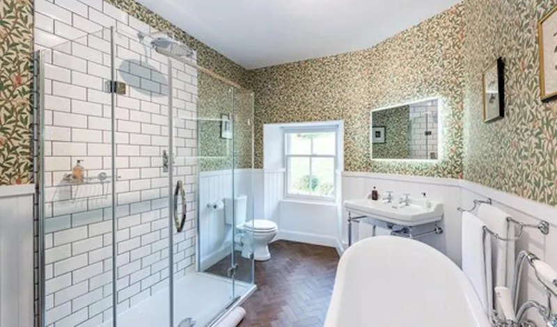 Shower at Victorian manse Loch Ness, B1922 (photo 17)