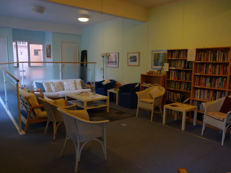 Library at Guildford country house, B1902 (photo 15)