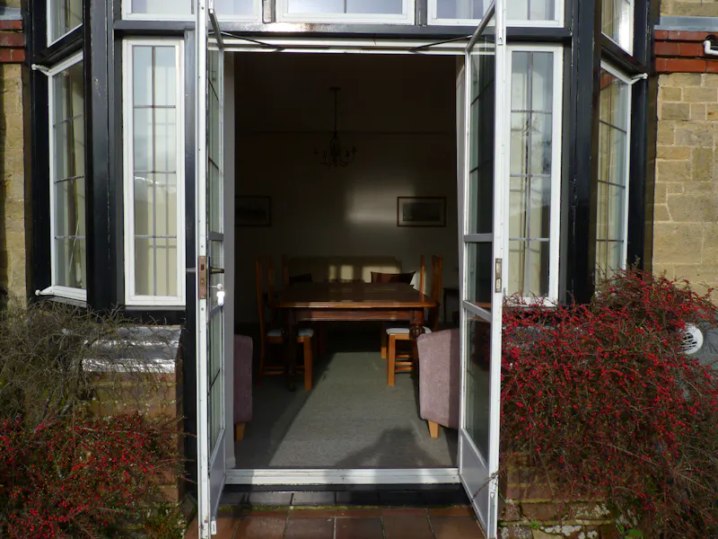 French doors at Guildford country house, B1902 (photo 14)
