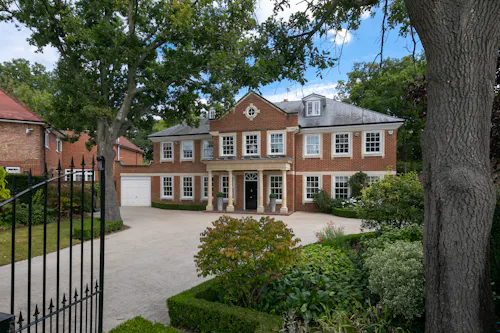 Luxury Kingston house, D2480