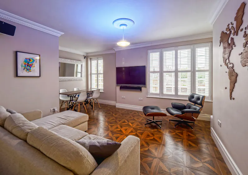 Living Room at Modern Victorian Apartment, B1907 (photo 6)