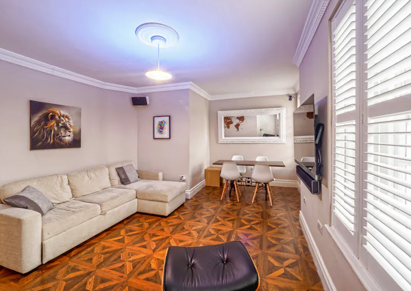 Modern Victorian Apartment, B1907 (photo 5)