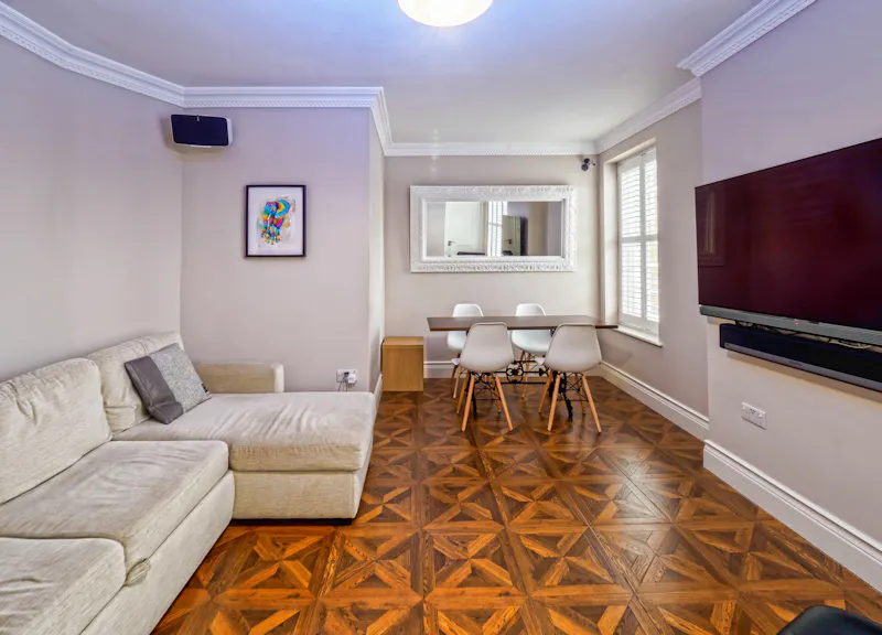 Modern Victorian Apartment, B1907 (photo 4)
