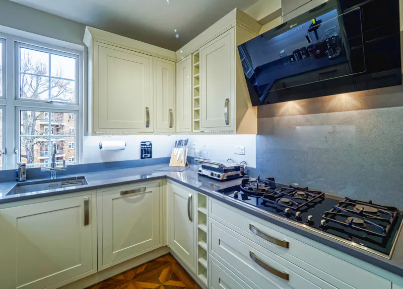 Modern Victorian Apartment, B1907 (photo 3)