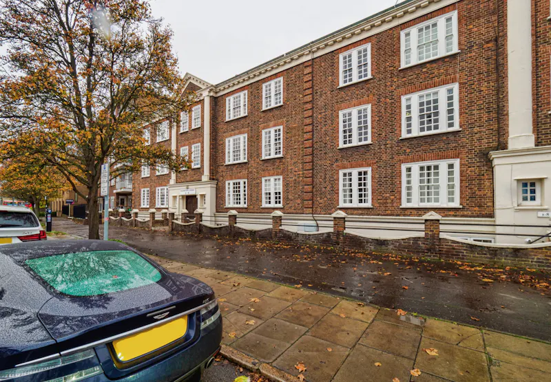 Modern Victorian Apartment, B1907 (photo 21)