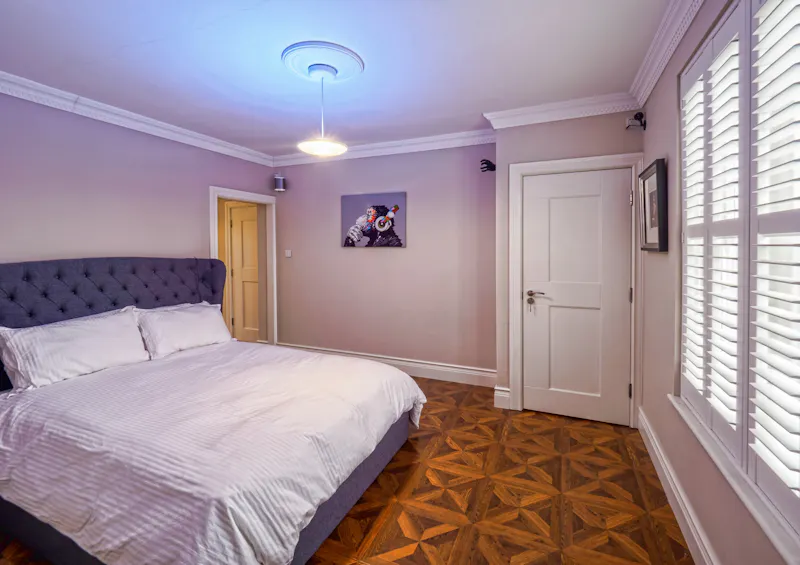 Modern Victorian Apartment, B1907 (photo 20)