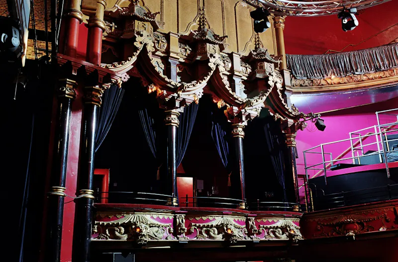Balcony at Opulent Clapham venue, R842 (photo 8)