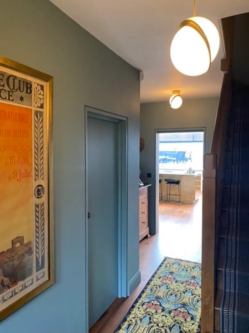Corridor at 1930's refurb in Belsize Park, D2481 (photo 7)