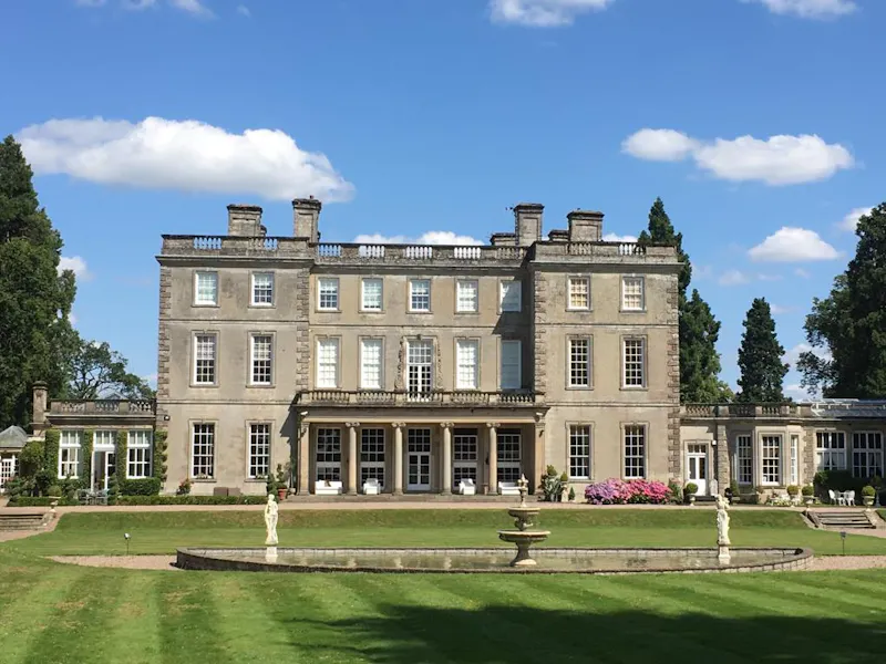 Elegant Tanworth stately home , A1545 (photo 17)