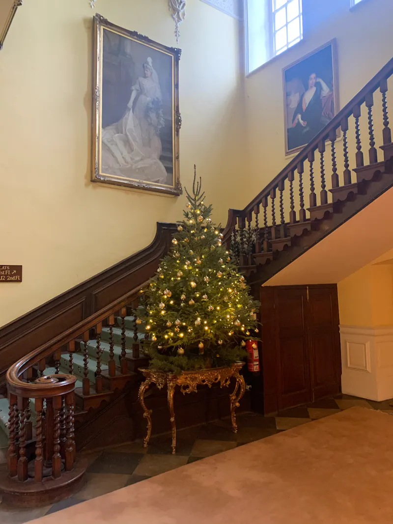 Staircase at Elegant Tanworth stately home , A1545 (photo 6)