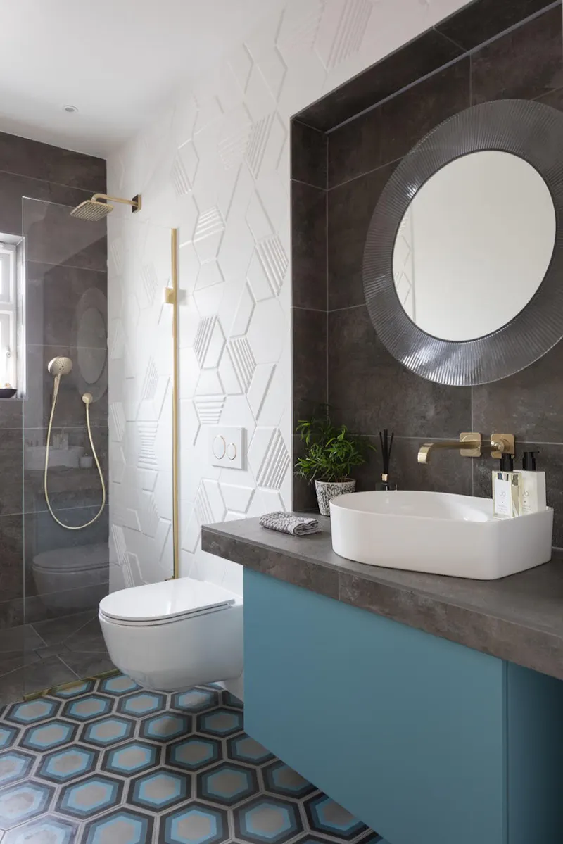 Bathroom at Stylish new build in Warlingham, D2483 (photo 13)