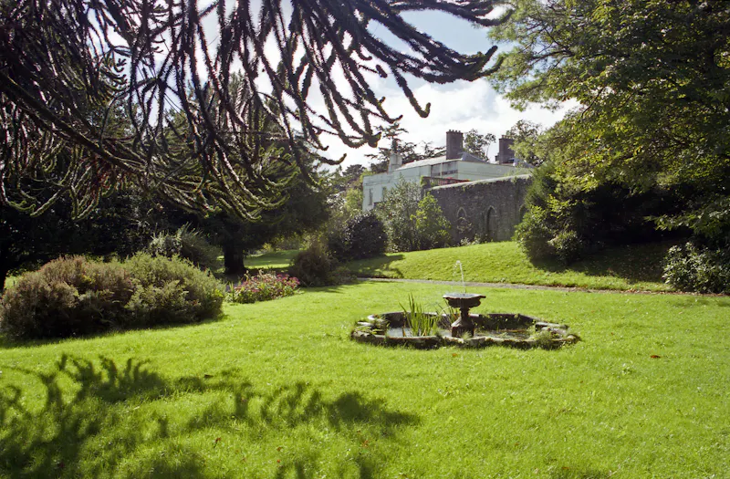 Pond at Devon Georgian House, A1592 (photo 37)