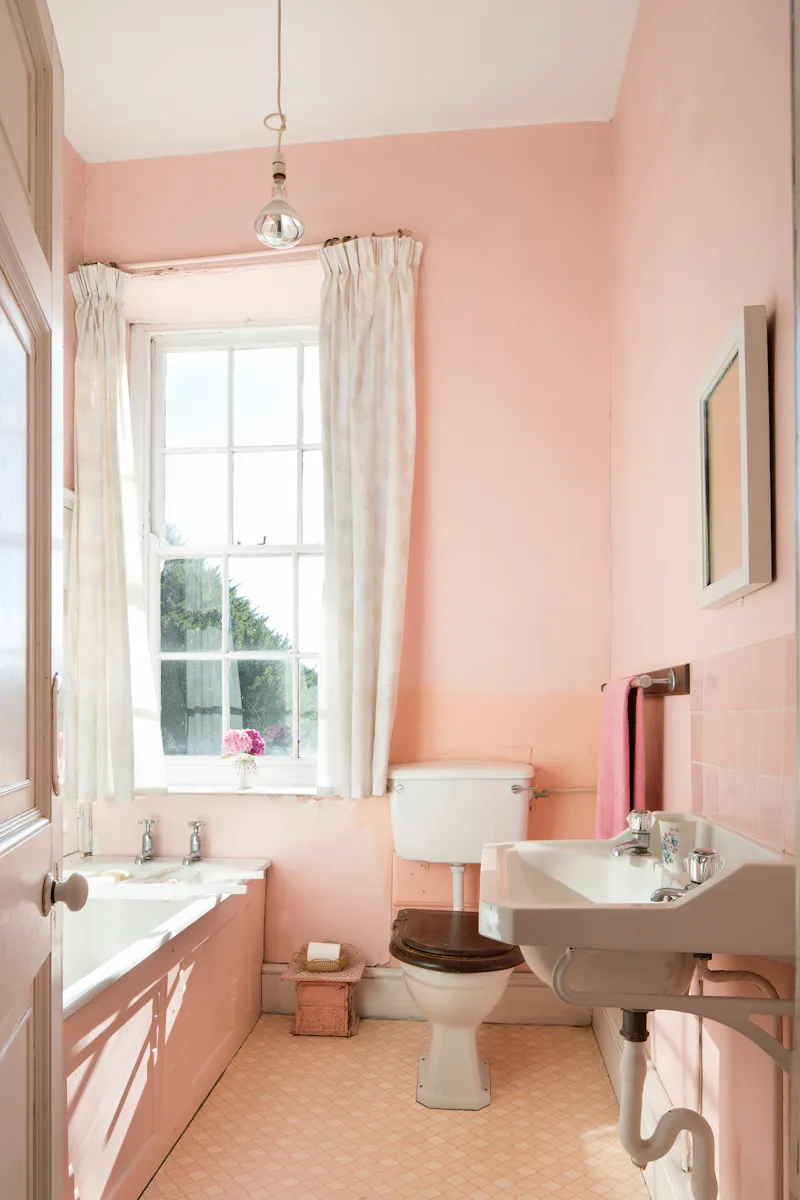 Bathroom at Devon Georgian House, A1592 (photo 22)