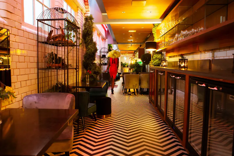 Bar at Art deco ballroom in Holborn, P590 (photo 21)