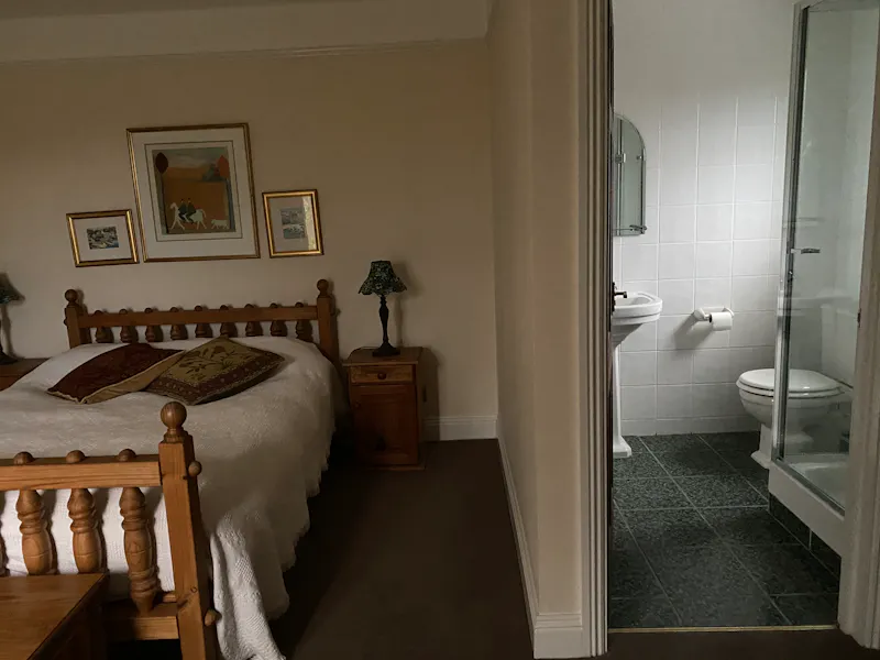 Bathroom at Red-brick Felpham House, D2488 (photo 28)