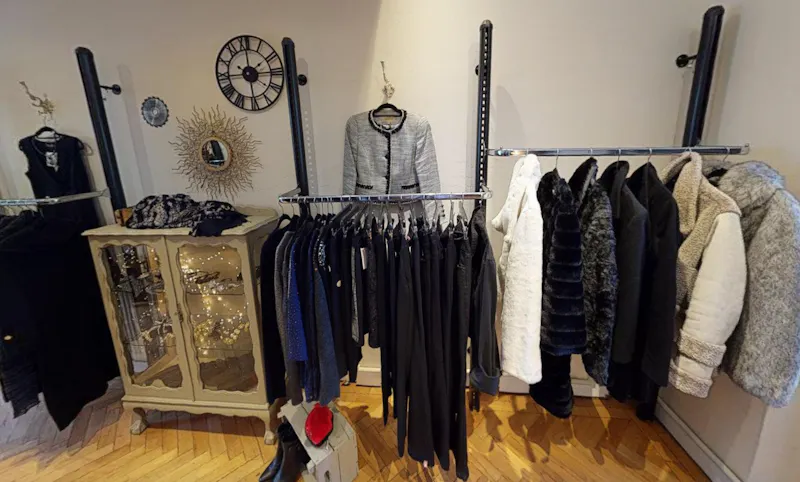Felpham clothes shop, SHOP42 (photo 3)