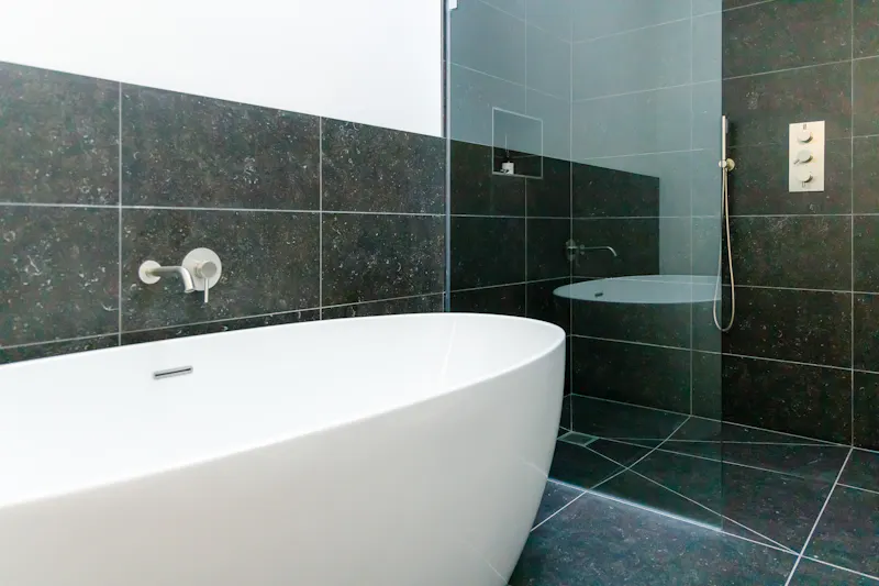 Bath at Country bungalow in Lewes, D2535 (photo 13)