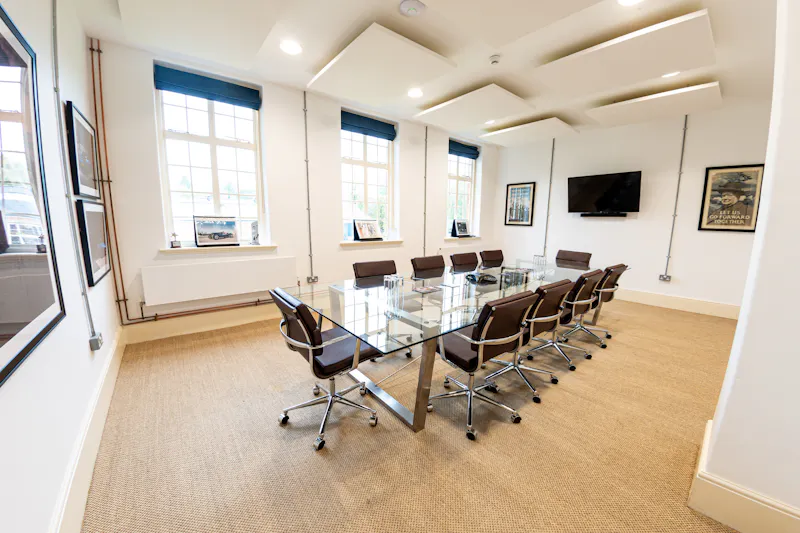 Boardroom at Oxfordshire 444 acre venue, N487 (photo 30)