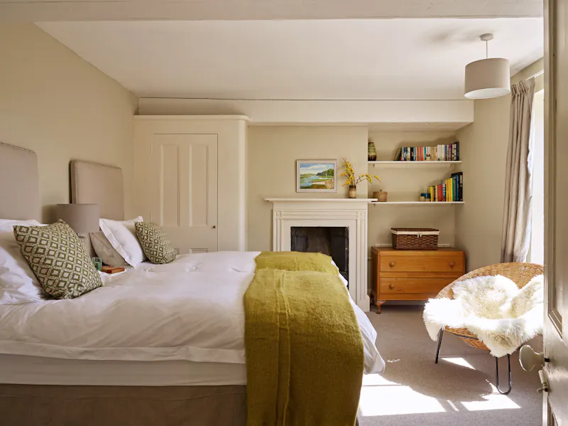 Bedroom at Georgian house in Curdridge, A1318 (photo 26)