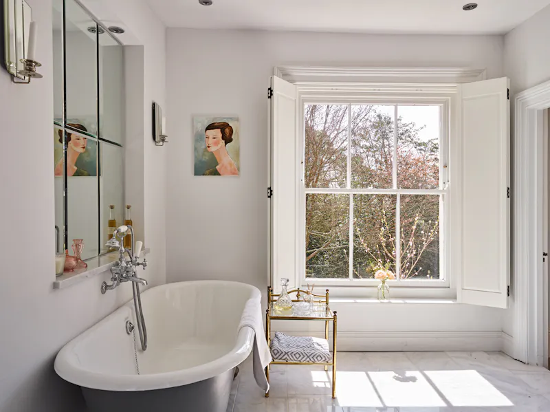 Bath - rolltop at Georgian house in Curdridge, A1318 (photo 24)