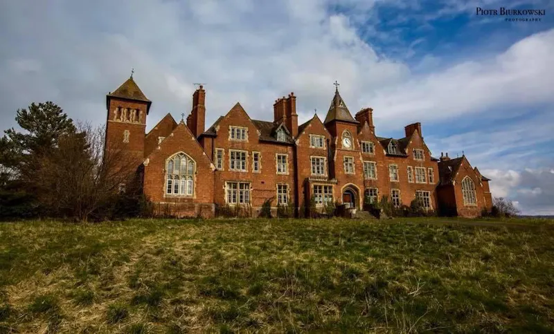 Victorian school Hereford, B1948 (photo 1)