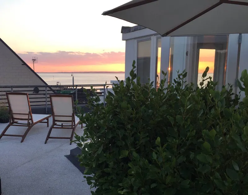 Roof terrace at Whitstable Seafront House, D2485 (photo 19)