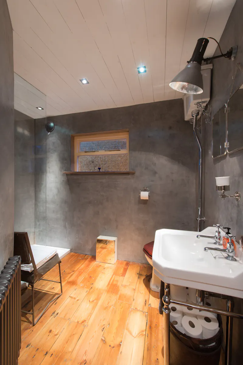 Bathroom at Whitstable Seafront House, D2485 (photo 10)