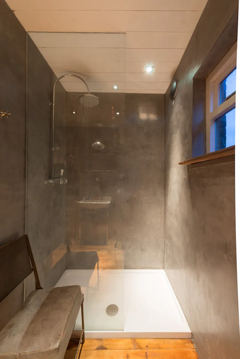 Shower at Whitstable Seafront House, D2485 (photo 11)