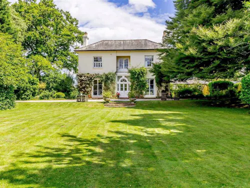 Georgian villa Bromsash, A1565