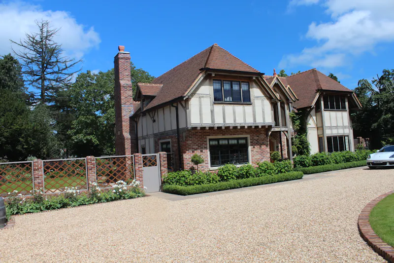Modern Woldingham house, D2494 (photo 83)