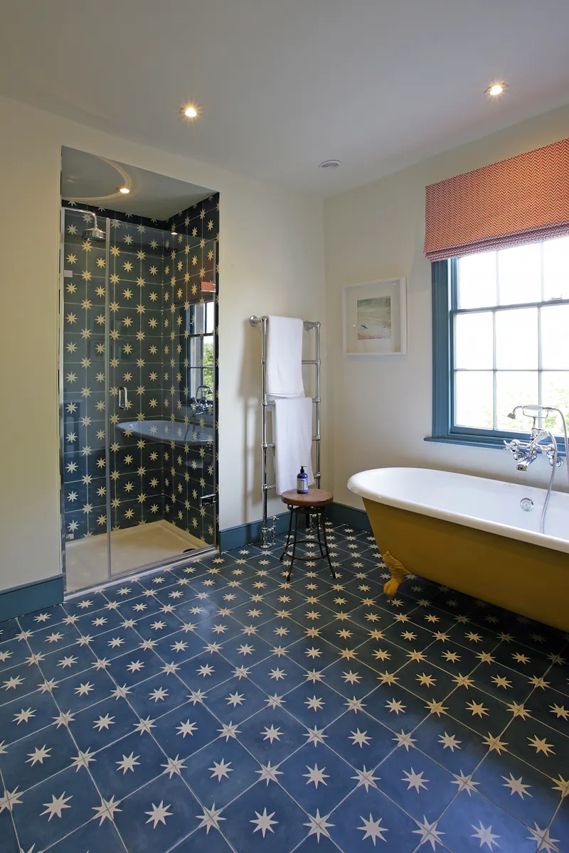 Floor - tiled at Luxe West Berkshire stately, A1547 (photo 32)
