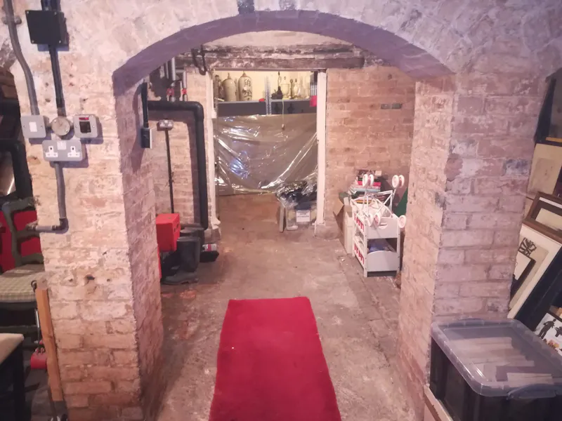 Cellar at Worthing Manor House, A1599 (photo 8)