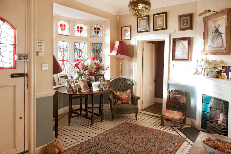 Entrance hall at Eclectic Acton family house, E483 (photo 26)