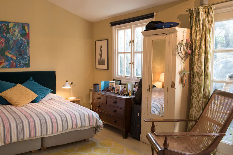 Eclectic Acton family house, E483 (photo 19)