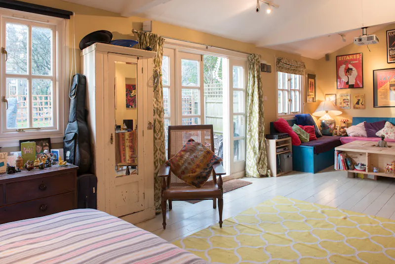 Eclectic Acton family house, E483 (photo 21)