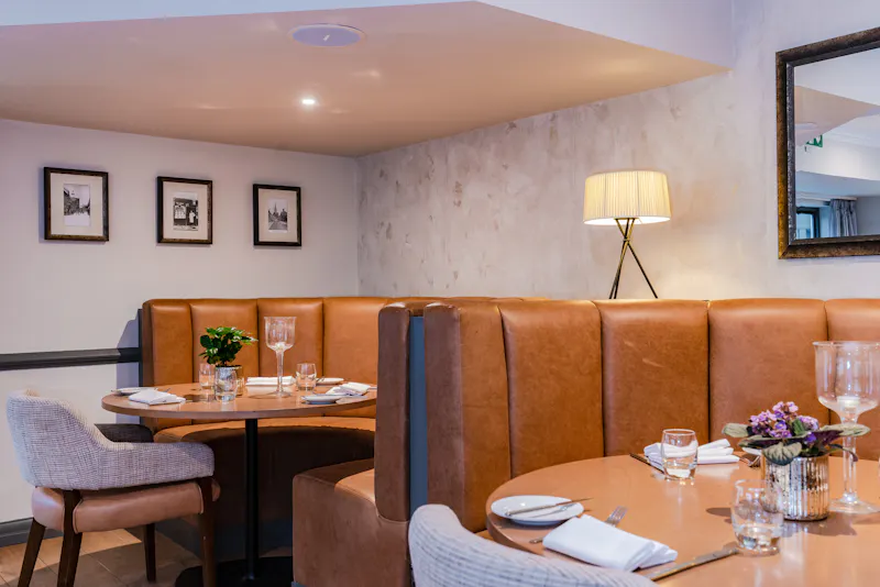 Dining room at 18th Century Hotel Buckingham, R844 (photo 7)