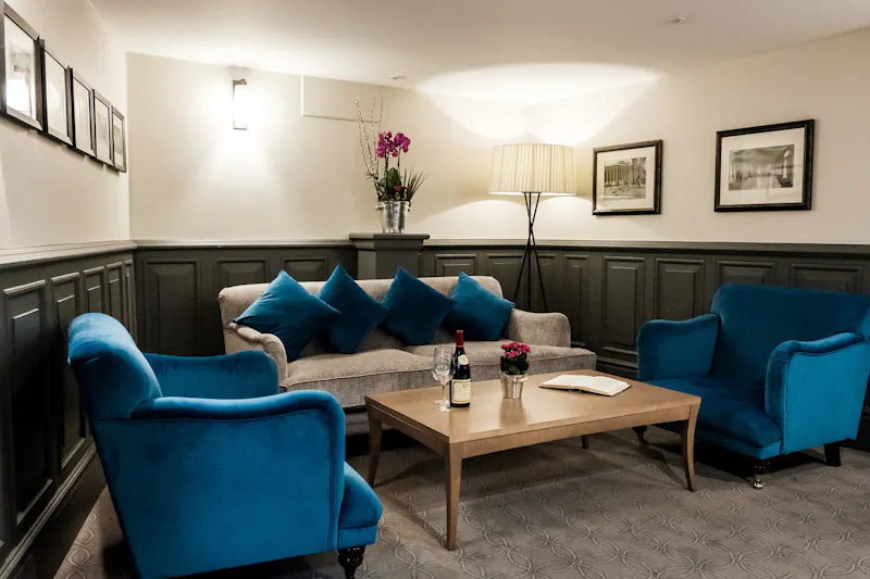 Sitting room at 18th Century Hotel Buckingham, R844 (photo 15)