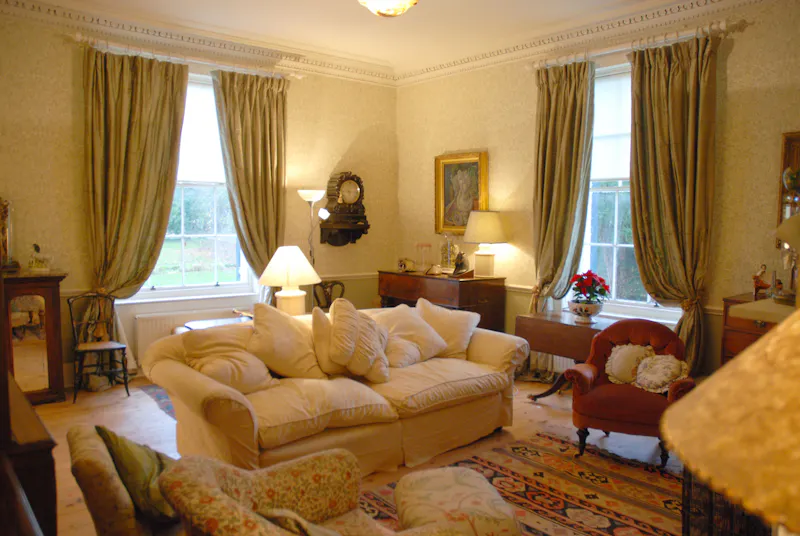 Drawing room at Canterbury farm with fairground, A1546 (photo 10)