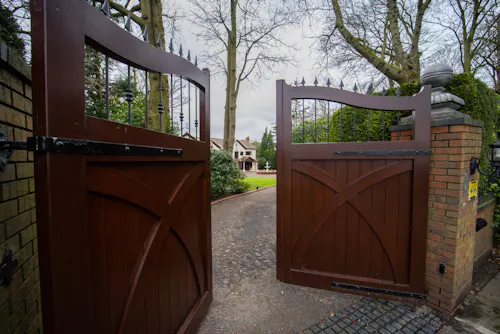 Luxury Lakeside Cheshire Home, D2693