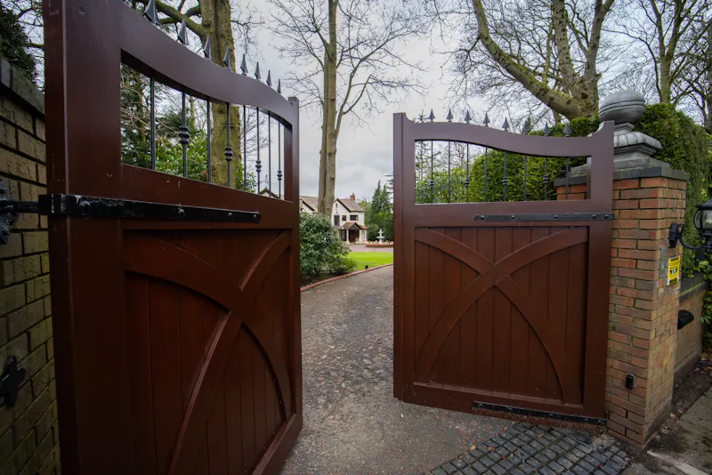 Luxury Lakeside Cheshire Home, D2693 (photo 1)