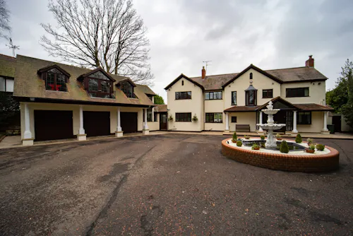 Luxury Lakeside Cheshire Home, D2693