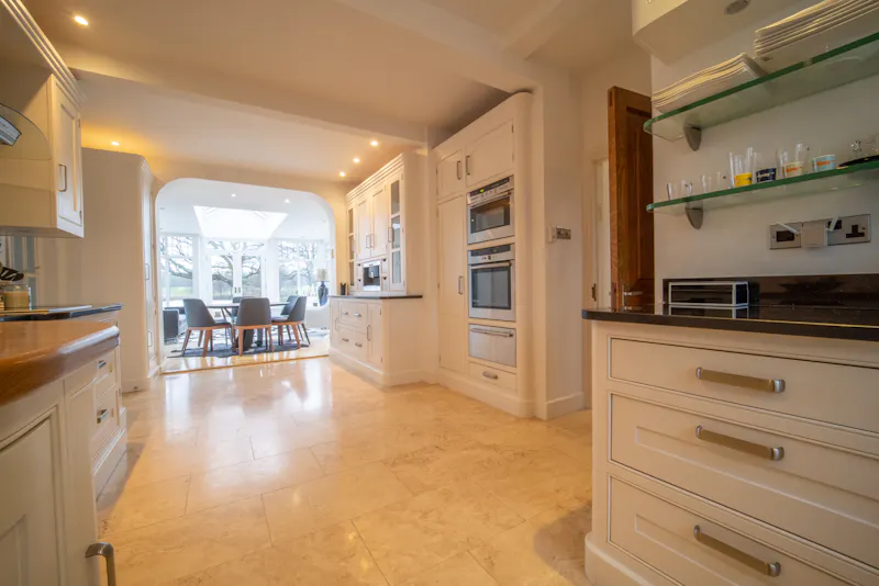 Luxury Lakeside Cheshire Home, D2693 (photo 8)